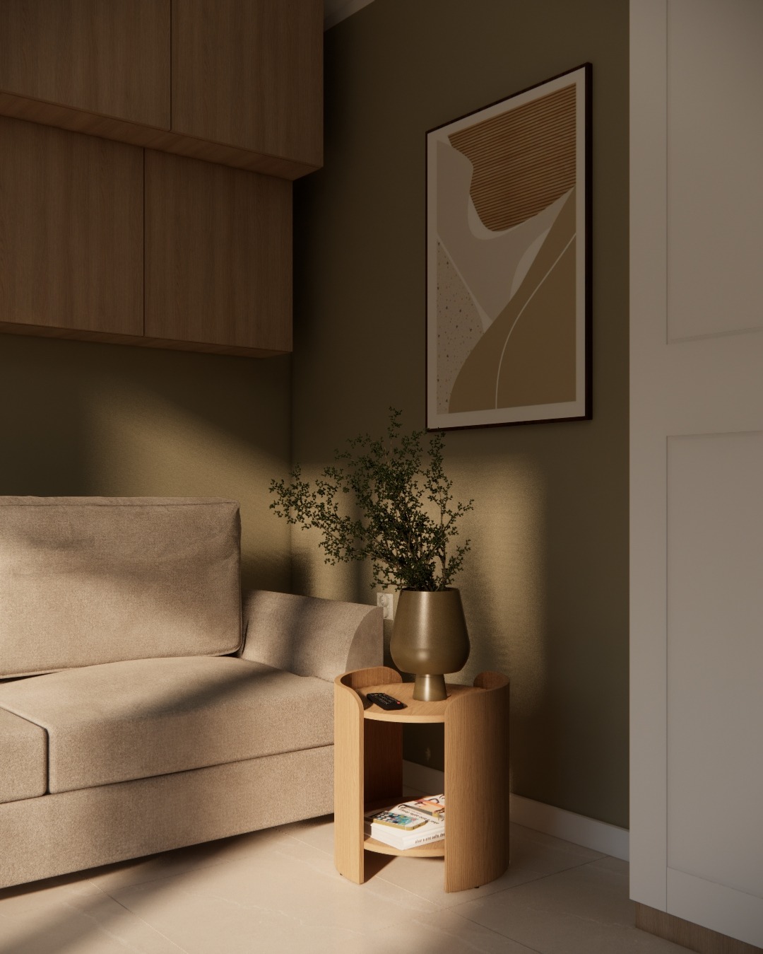 Neutralna tonacja salonu z beżową sofą, drewnianą szafką wiszącą, abstrakcyjnym obrazem na ścianie i okrągłym stolikiem z rośliną w doniczce, na którym leży pilot i książka.