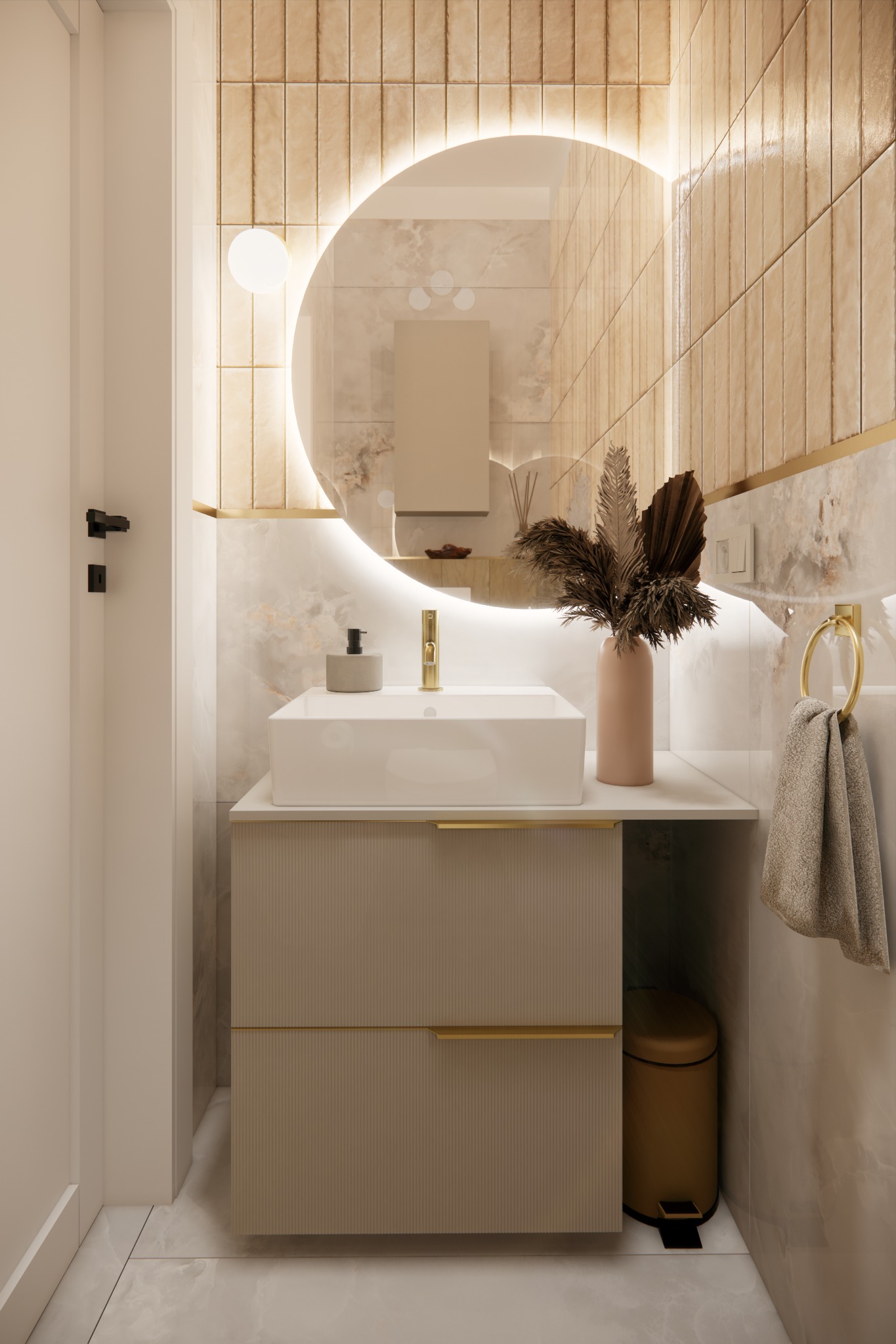 Nowoczesna łazienka z umywalką nablatową, okrągłym lustrem z podświetleniem LED, beżowymi płytkami imitującymi drewno, marmurowymi ścianami i złotymi akcentami.