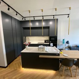 Ligaremontu - Sufit Napinany w Salonie Warszawa