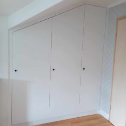 OL-BUD Oleksiak Bogusław - Szafa wbudowana pod skosem.