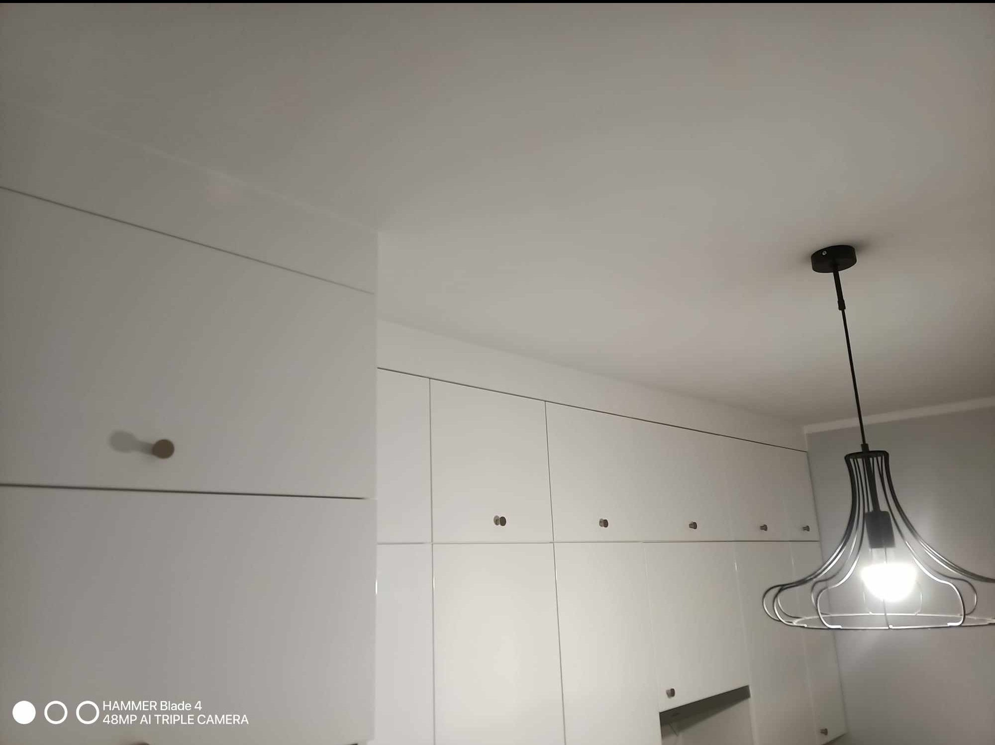 Wykonanie blendy przy suficie.