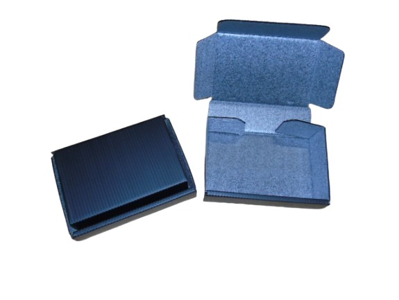 Pudełka z tworzyw zalaminowane pianką PE