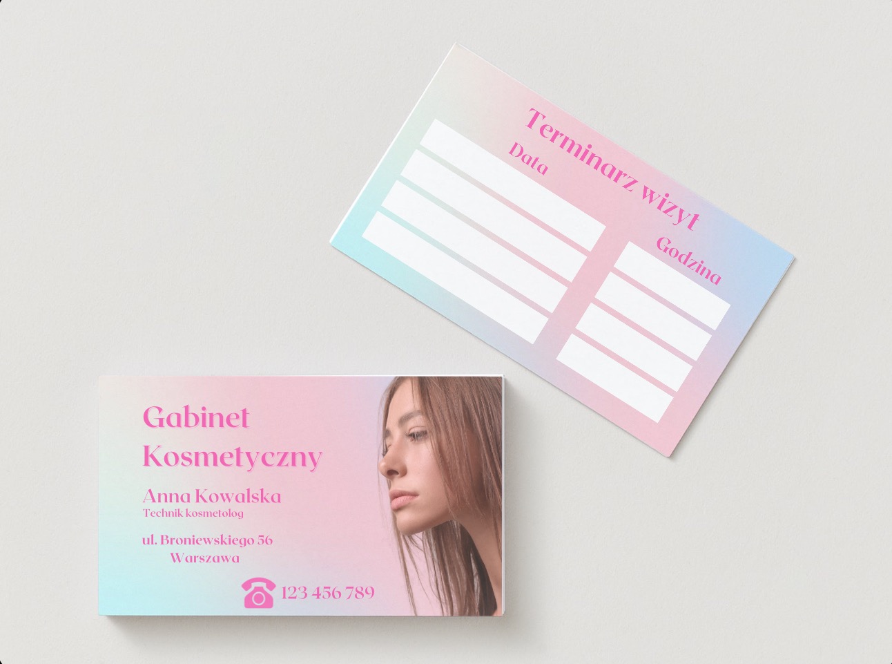 Dwie kartki: wizytówka gabinetu kosmetycznego z portretem kobiety oraz terminarz wizyt z miejscem na datę i godzinę, gradient w odcieniach różu i błękitu.