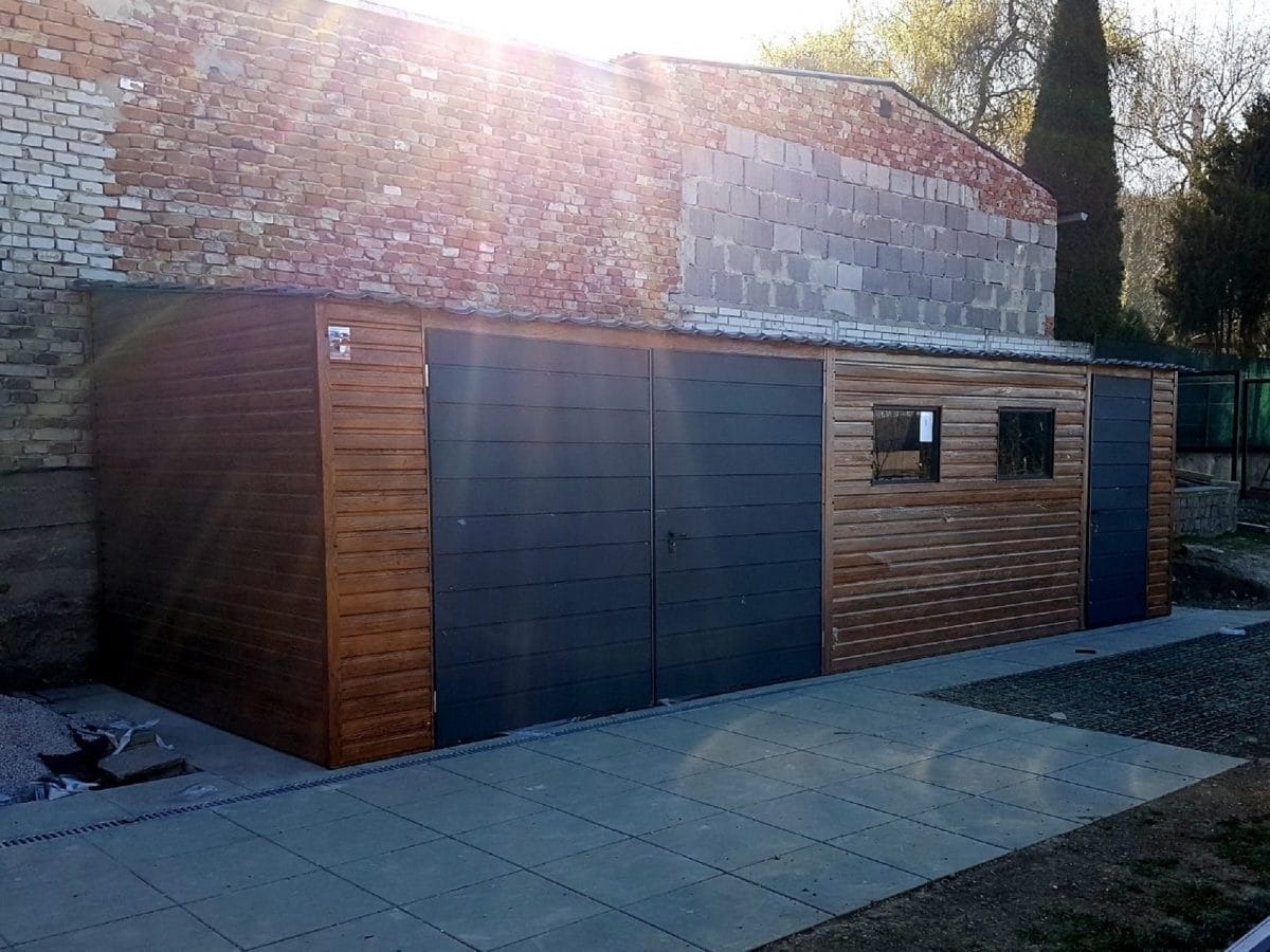 Ciekawa konstrukcja garażowa, która odmieni oblicze Twojego podwórka