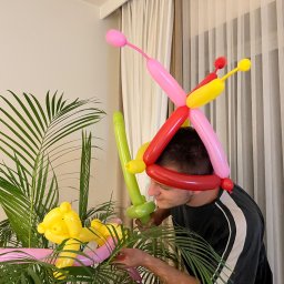 Skręcanie baloników, konkursy i brokatowe tatuaże 