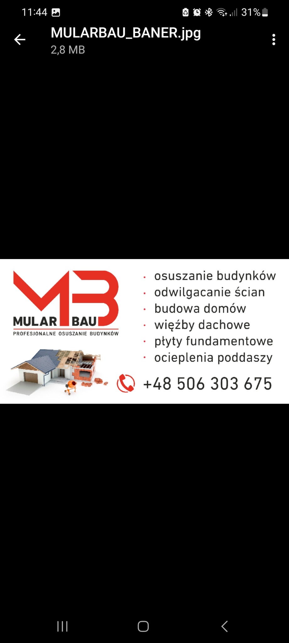 Baner reklamowy firmy Mular Bau z logo i ofertą usług budowlanych, w tym budowa domów, osuszanie budynków, więźby dachowe, płyty fundamentowe, ocieplenia poddaszy oraz wizualizacją budowy domu...