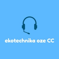 Grafika wektorowa przedstawiająca słuchawki z mikrofonem na błękitnym tle, poniżej napis 'ekotechnika oze CC' białymi literami.