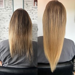 Viva La Hair Wiwiana Górczyńska - Porównanie włosów przed i po zabiegu przedłużania, widoczne z tyłu na tle białej ściany z cegły.