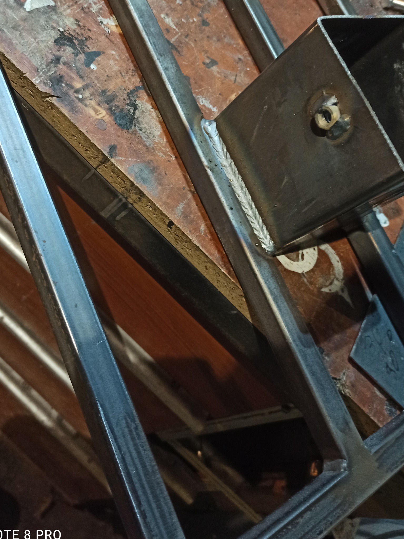 Spawanie i malowanie proszkowe