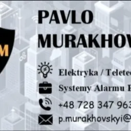 Wizytówka firmy SAP-M Pavlo Murakhovskyi oferującej usługi elektryczne, teletechniczne i systemy alarmu pożarowego, z numerem telefonu i adresem email, na tle grafiki przedstawiającej miasto.