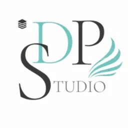 Logo firmy SD Studio z stylizowanymi literami S, D i P w kolorach czarnym i turkusowym, uzupełnione symbolem ułożonych dokumentów i graficznym motywem piór.
