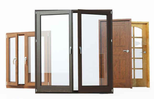 Różne typy stolarki otworowej: okna rozwierne z drewna, przesuwne okno aluminiowe z ciemną ramą, drzwi wewnętrzne z klamkami, na białym tle.