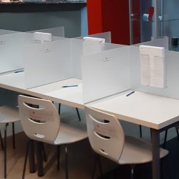 Excramm Robert Klepacki - Stół z panelami