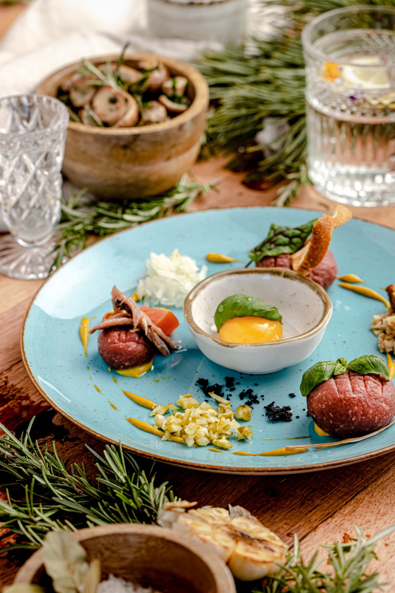 Tatar z polędwicy wołowej