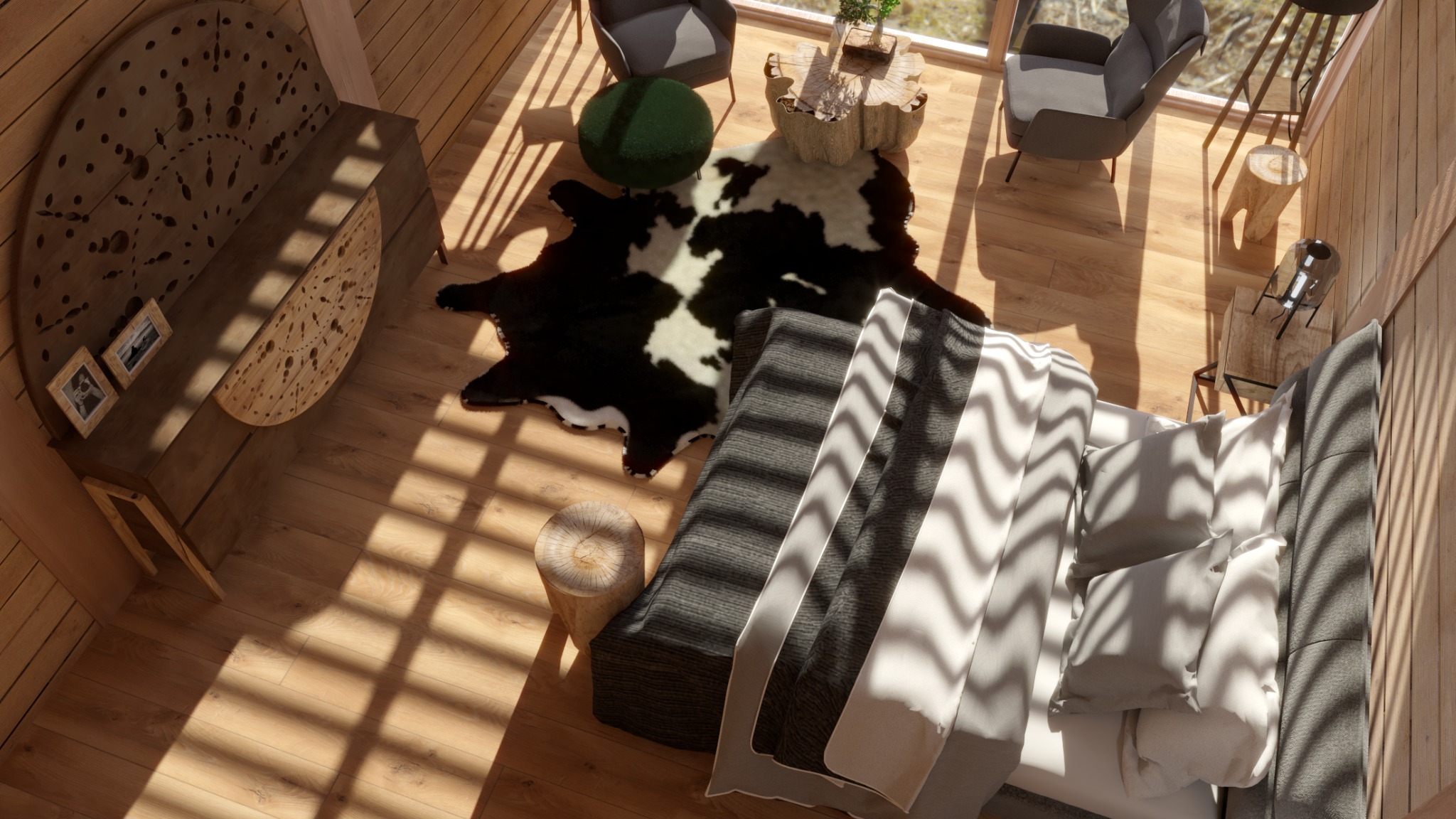 Wnętrze sypialni w stylu rustykalnym z drewnianymi ścianami, łóżkiem z szaro-białą pościelą, dywanem imitującym skórę krowy i dekoracyjną komodą z okrągłym, ażurowym frontem, oświetlone promieniami...