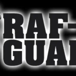 Logo firmy ochroniarskiej RAF-GUARD z wyciem wilka, czarno-biała grafika z efektem podświetlenia.