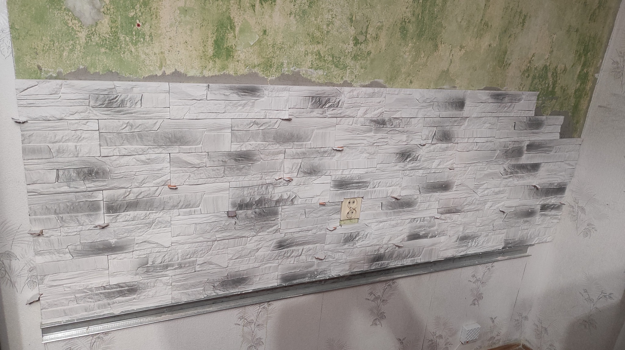 Stara ściana , nadanie nowego wyglądu wyszło pięknie ❗