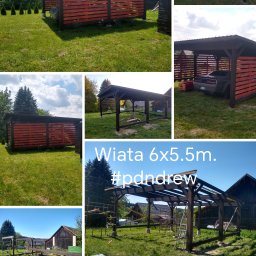 Pdn.drew - Kompozycja kilku zdjęć przedstawiających budowę drewnianej konstrukcji z elementami w kolorze czerwonym, prawdopodobnie wiata samochodowa, na różnych etapach realizacji, z widocznym samochodem...