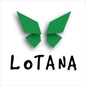 Logo firmy LOTANA z geometrycznym motywem zielonych skrzydeł motyla nad nazwą, czarny napis na białym tle.