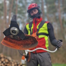 Tyrol Sebastian Sadłocha - Twoja działka zarosła i nie masz jak się po niej poruszać? Żadne zarośla nie są nam straszne!