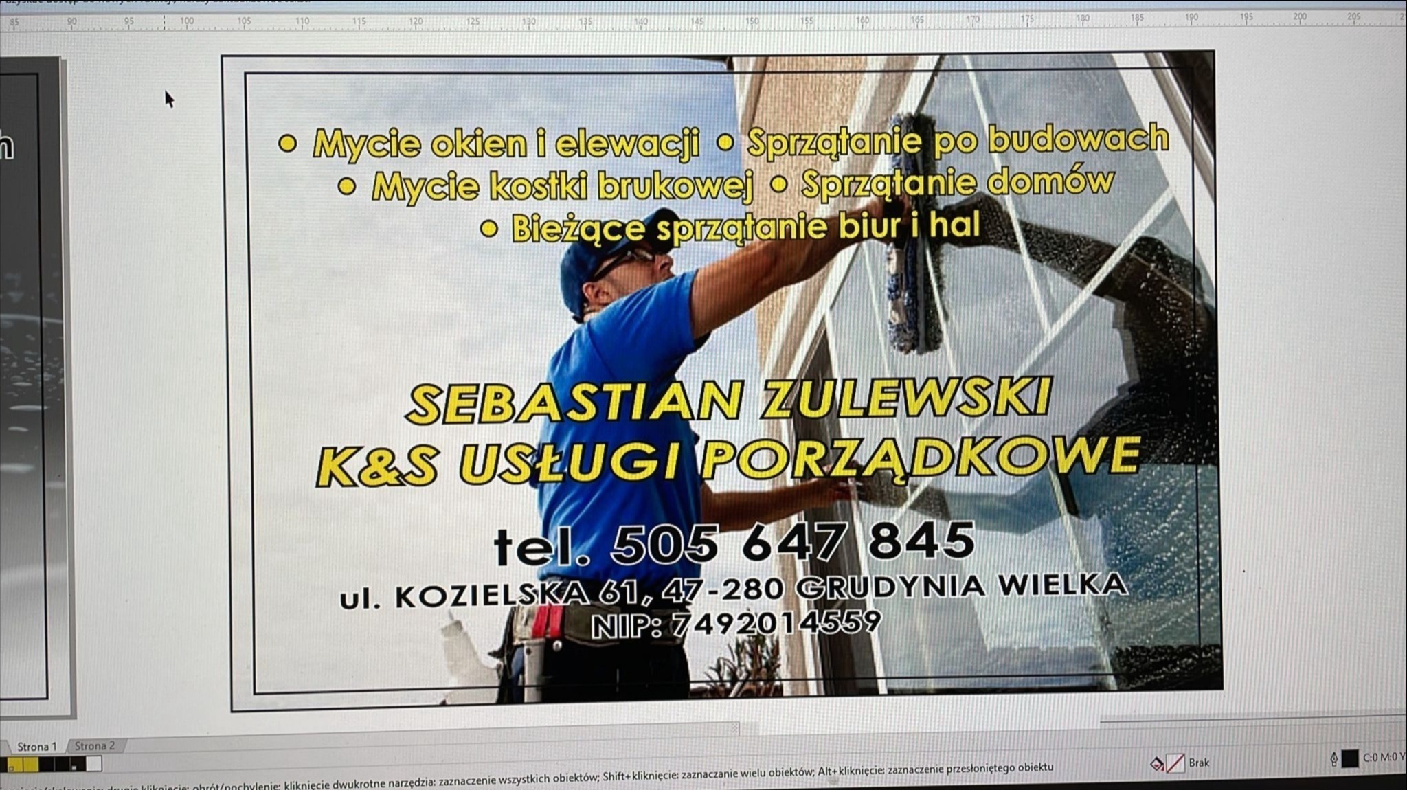 Grafika reklamowa firmy sprzątającej: mężczyzna w niebieskiej koszulce myje okno za pomocą ściągaczki, widoczne dane kontaktowe i zakres usług.