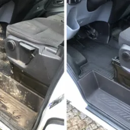 Porównanie stanu wnętrza samochodu dostawczego przed i po czyszczeniu: brudna podłoga i progi po lewej stronie, czyste po prawej, widoczne fotele z ciemną tapicerką.