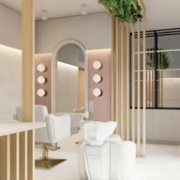 Wizualizacja wnętrza salonu fryzjerskiego z białymi fotelami, stanowiskiem do mycia włosów, ścianą w różowe pionowe paski z okrągłymi lampami i drewnianą konstrukcją z zielenią.