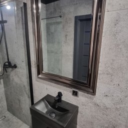 Kompletny remont łazienki wraz z postawieniem 2 ścianek działowych.