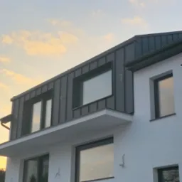 Elewacja wentylowana z blachy na rąbek zatrzaskowy