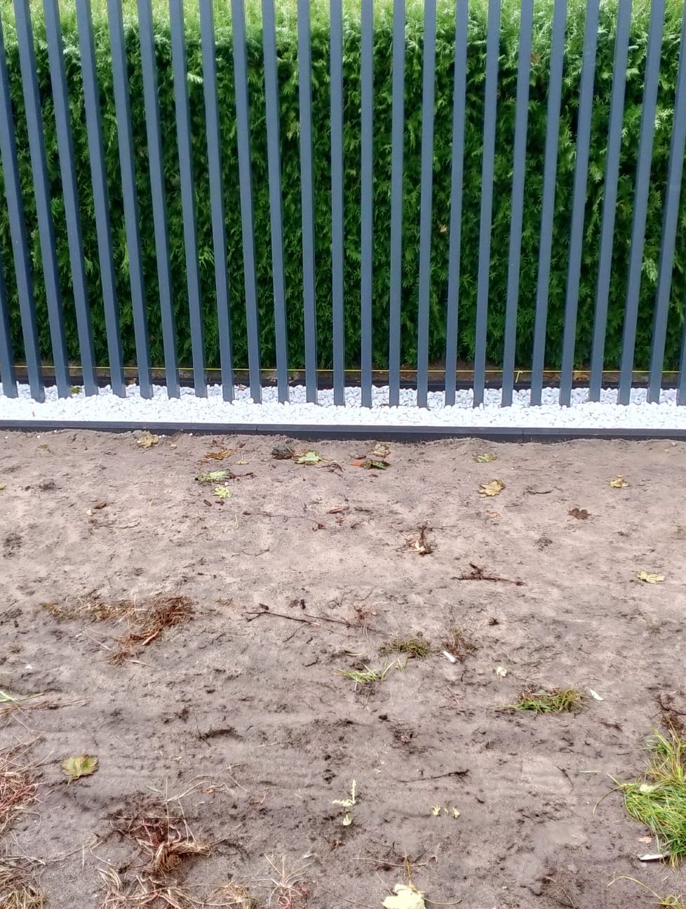 Montaż ogrodzenia frontowego