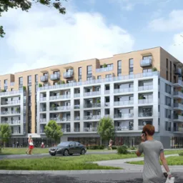 Wizualizacja budynku wielorodzinnego z balkonami i drewnianą elewacją na wyższych kondygnacjach, otoczonego zielenią i z osobami w pobliżu.