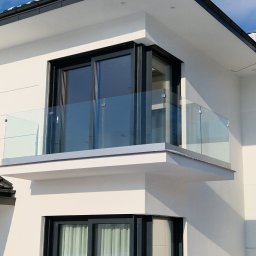 Balustrada balkonowa w profilu aluminiowym U