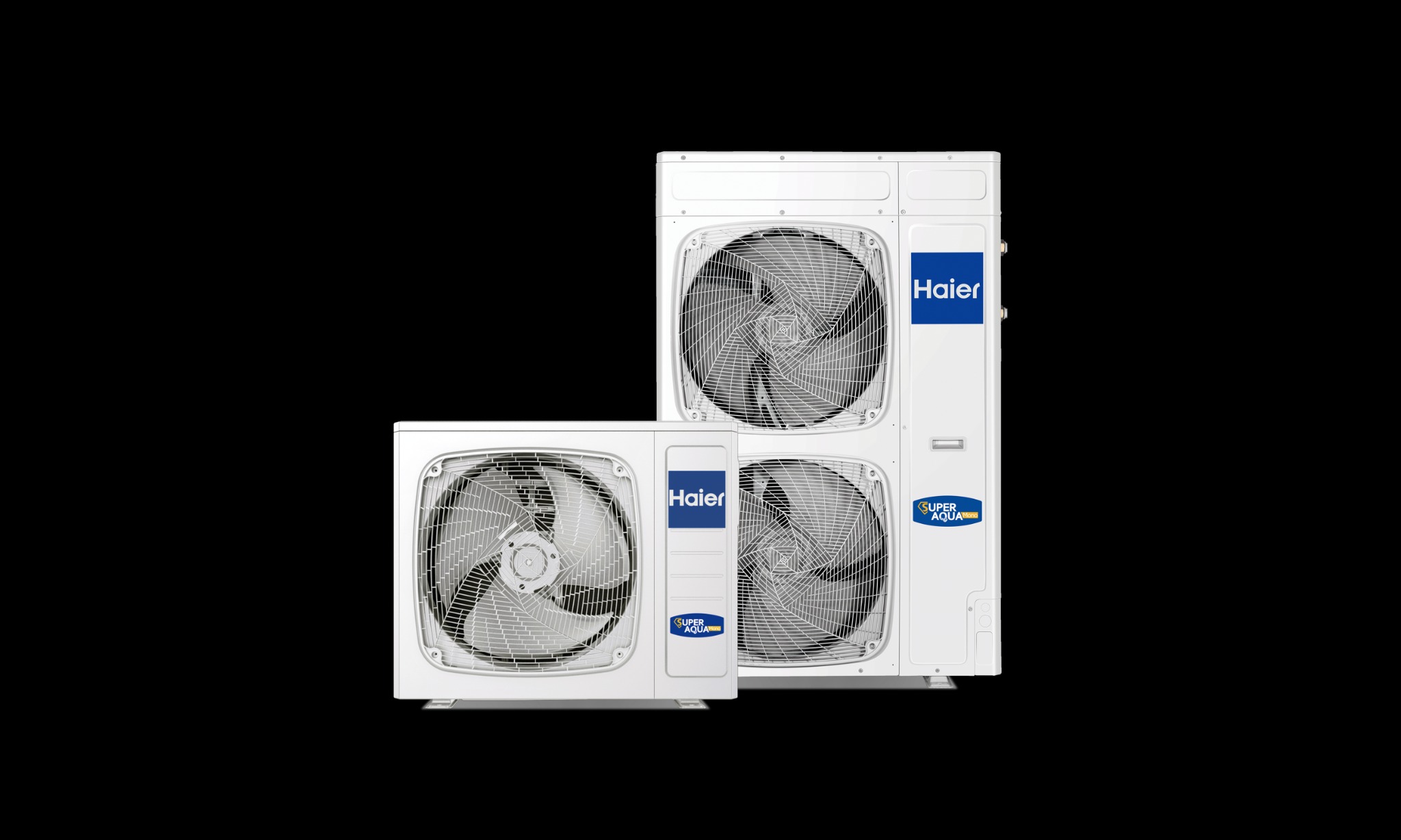 Dwa białe, zewnętrzne moduły klimatyzacji marki Haier Super Aqua, jeden mniejszy i jeden większy, na czarnym tle.