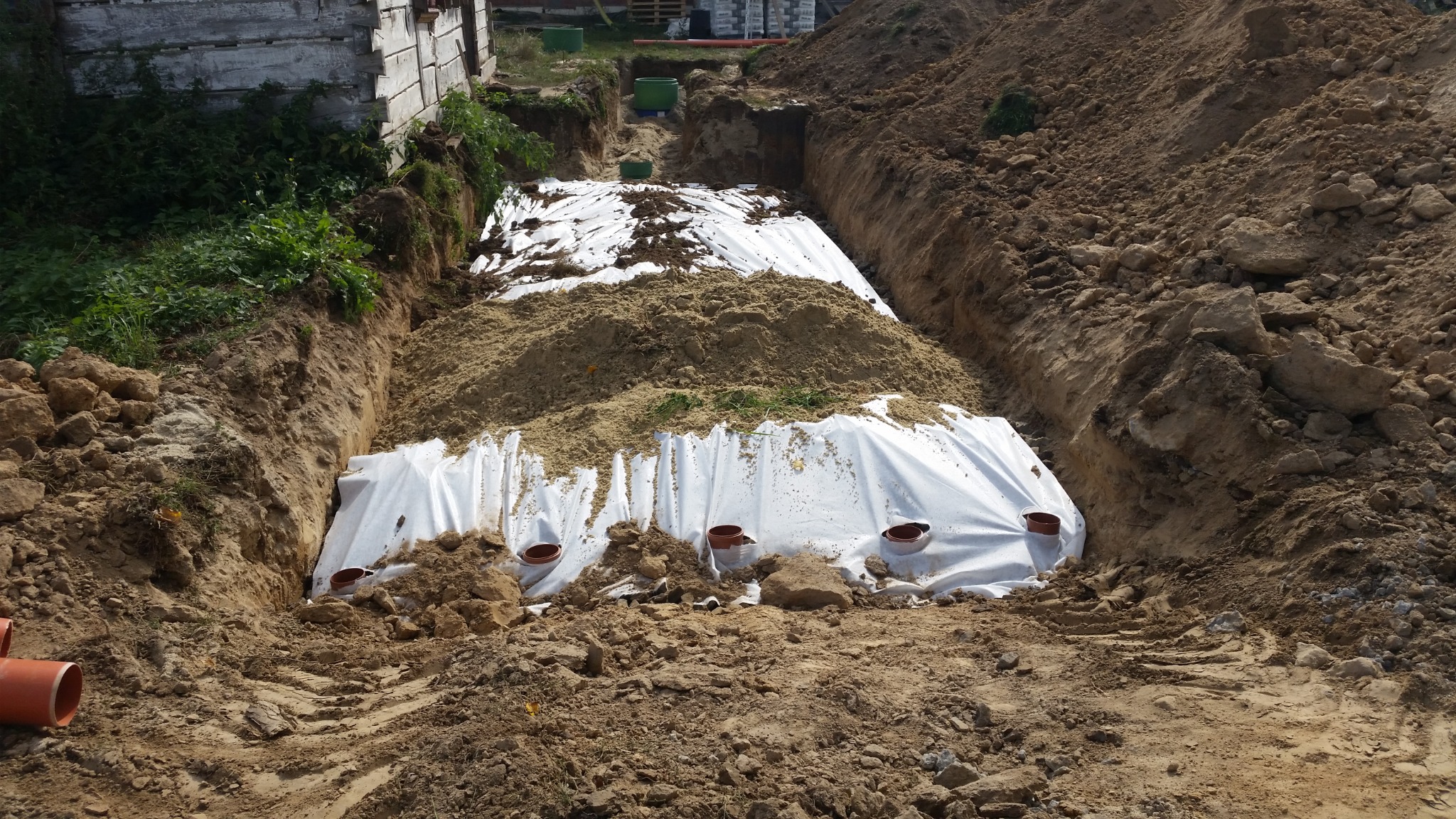 Budowa drenażu - pokrycie geowłókniną