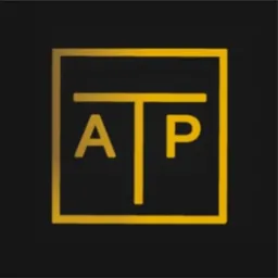 Złote logo firmy z inicjałami 'A' i 'P' w kwadracie na czarnym tle.