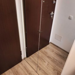 Fronty lustrzane na ramkach aluminiowych. Lekkie i trwałe rozwiązanie.