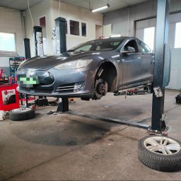 Dzik Garage - wulkanizacja goleniow dzik garage