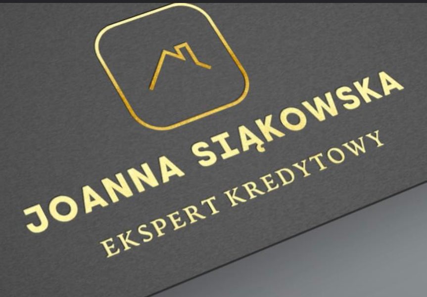 Wizytówka eksperta kredytowego Joanna Siąkowska z logo w kształcie domu, złote litery na ciemnoszarym tle.