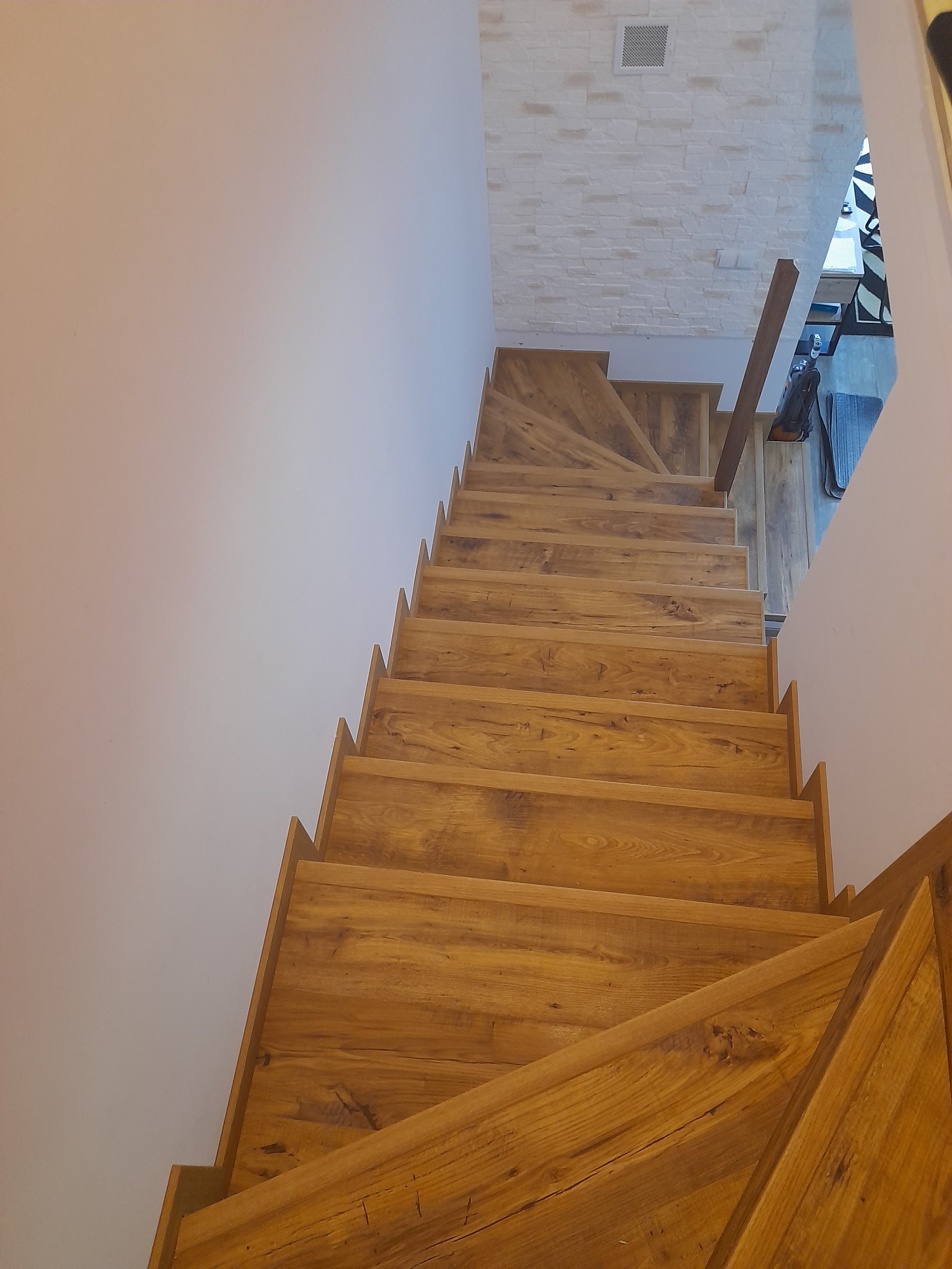 Schody dywanowe z dębu