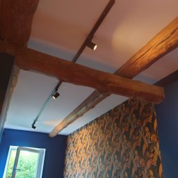 Piotr Cora COR-BAU - Sufit podwieszony pomiedzy belkami