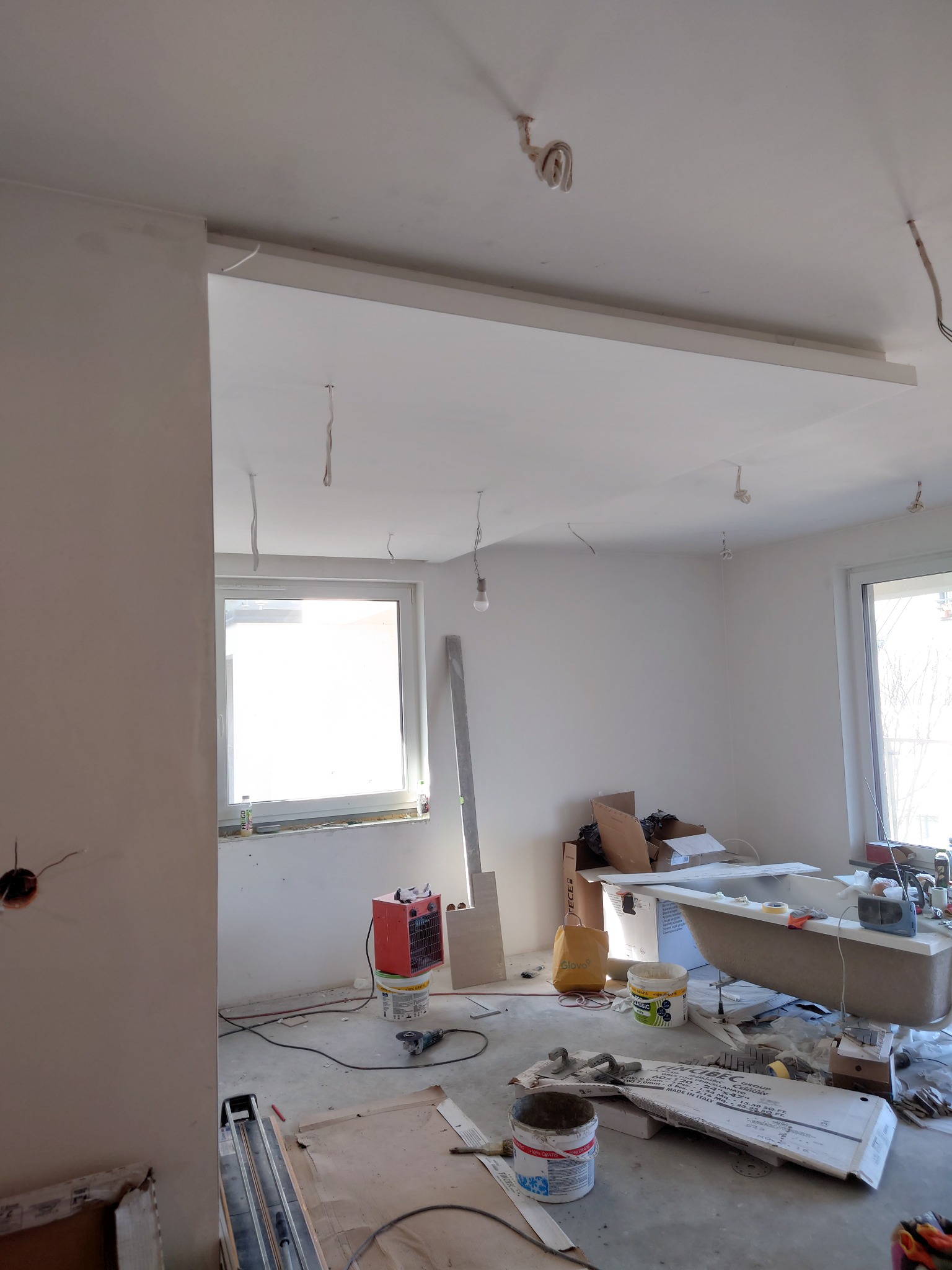 Skończony podwieszany sufit