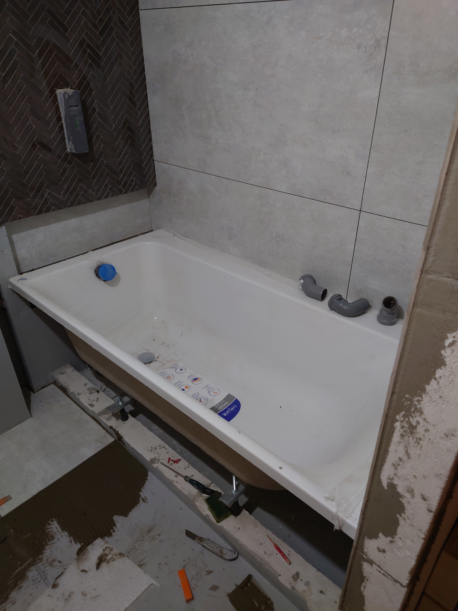 W trakcie kończenia łazienki