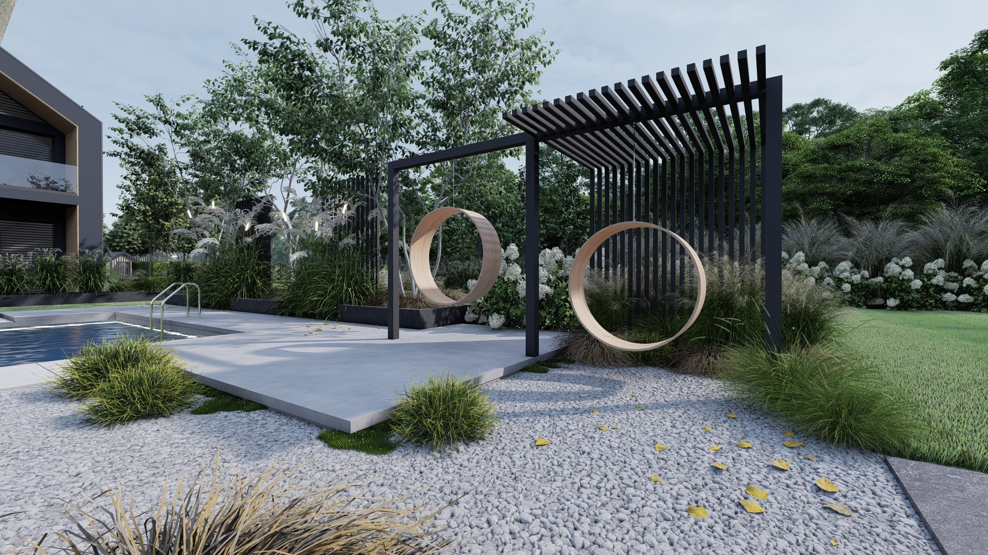 Nowoczesny ogród z minimalistyczną pergolą i okrągłymi huśtawkami, otoczony roślinnością i białym żwirem, z basenem w tle.