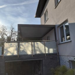 Balustrady kwasoodporne wraz z szybami 