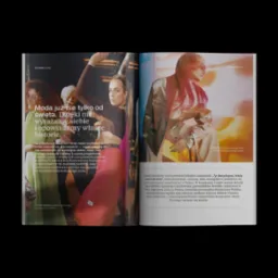 Dwustronicowa reklama w magazynie modowym, prezentująca kampanię Zalando z udziałem polskich celebrytów, z portretami modelek w stylizacjach i hasłami promującymi indywidualne wyrażanie siebie...
