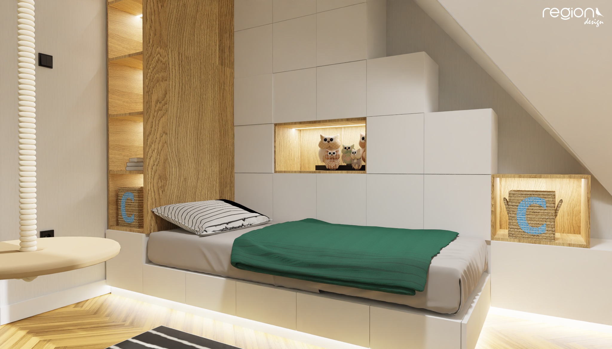 Pokój dziecięcy na poddaszu z łóżkiem w zabudowie, drewnianymi półkami, dekoracjami w niszach i huśtawką na linie.