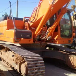 Koparki, koparkoładowarki, minikoparki i inne