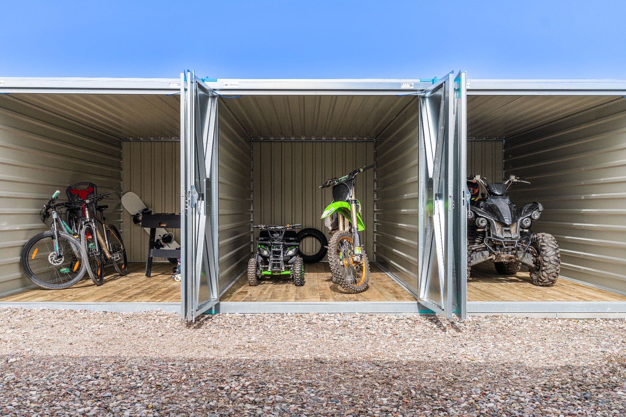 Nasze place są monitorowane i oświetlone, zapewniając pełne bezpieczeństwo przechowywania.