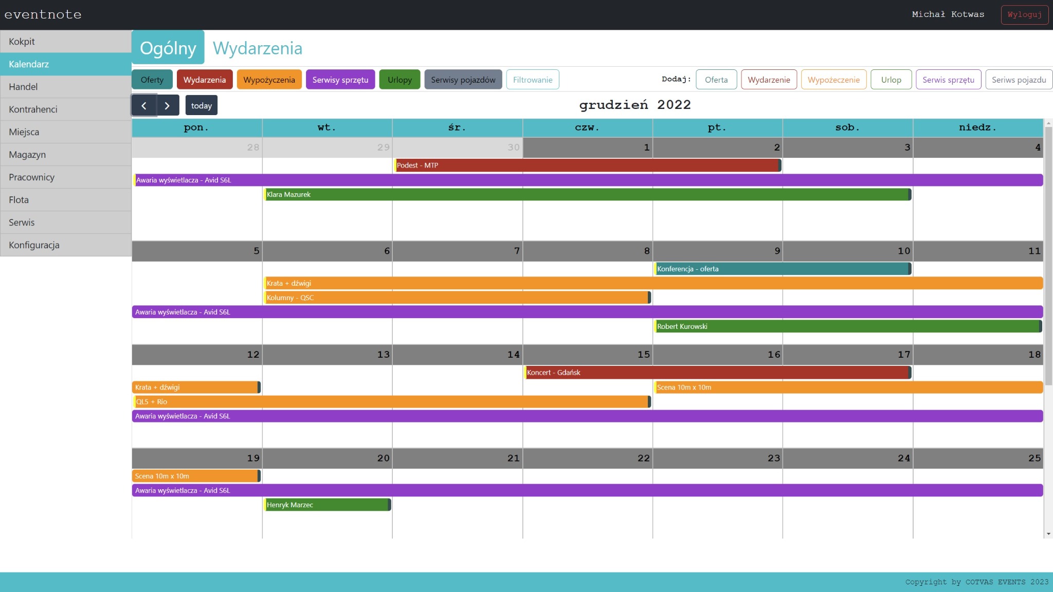 Ekran kalendarza z zaplanowanymi wydarzeniami, takimi jak konferencja, koncert, podesty, sceny i awarie sprzętu, z zaznaczonym miesiącem grudniem 2022.