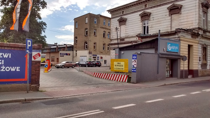 Wjazd do naszej firmy od ulicy Komorowickiej 38 - parking do 15 min gratis